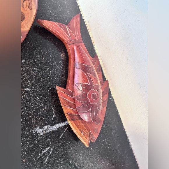 Two Vintage Hand Carved Wooden Serving Tray Bowl w/Lid - Picture 3 of 6